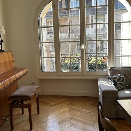 Comfortable Near Belleville Appartement Paris